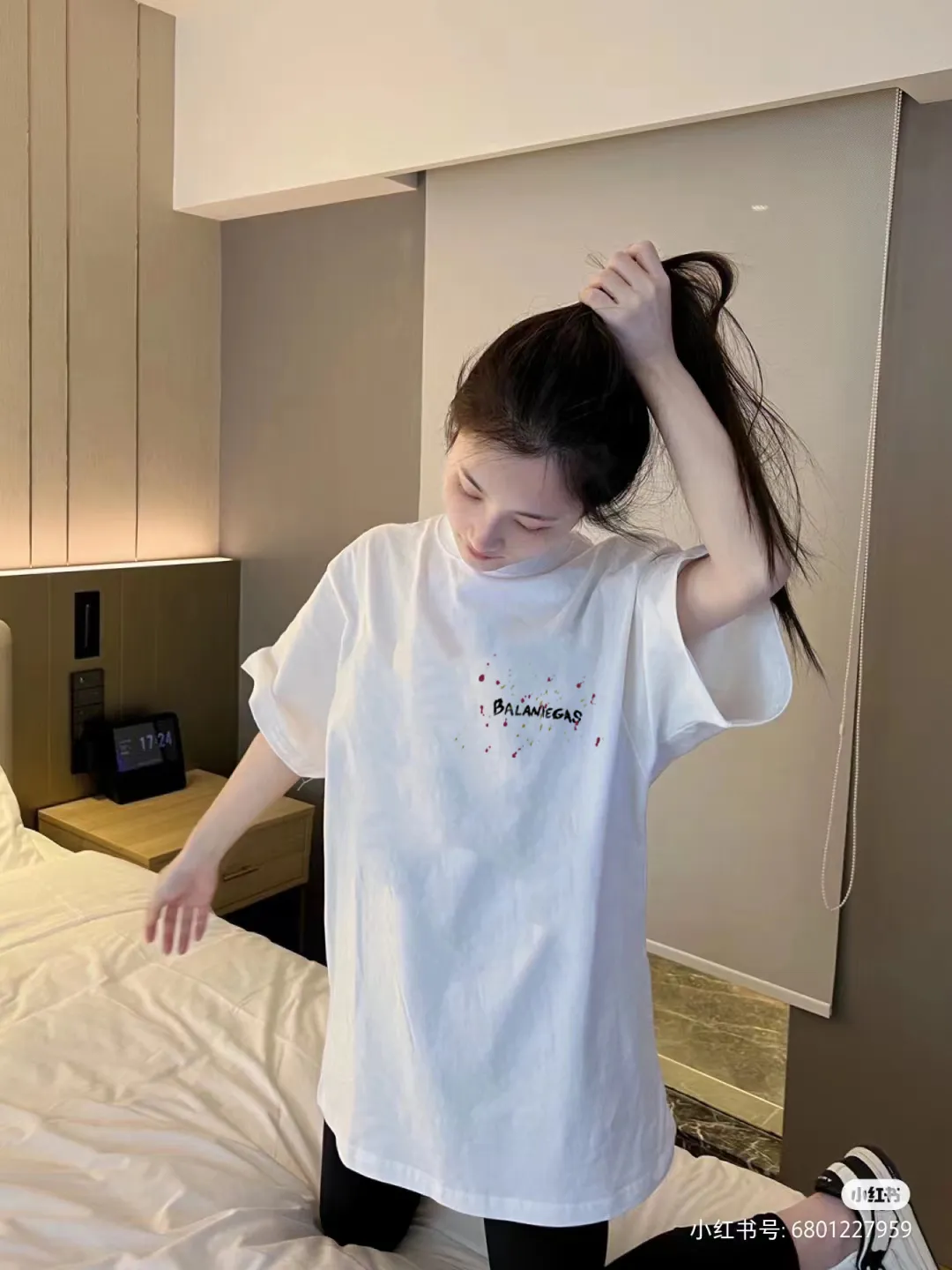 P80✨🔥 BALENCIAGA Paris lettering printed short-sleeved T-shirt. Custom-woven and dyed 300 grams of combed cotton heavyweight fabric. Zero color difference in threads. Perfect details. Different from the current currency version. Welcome to compare. Same Style for men and women. Must-sell in the picture above. Color: White Black Size: 1 2 3 4